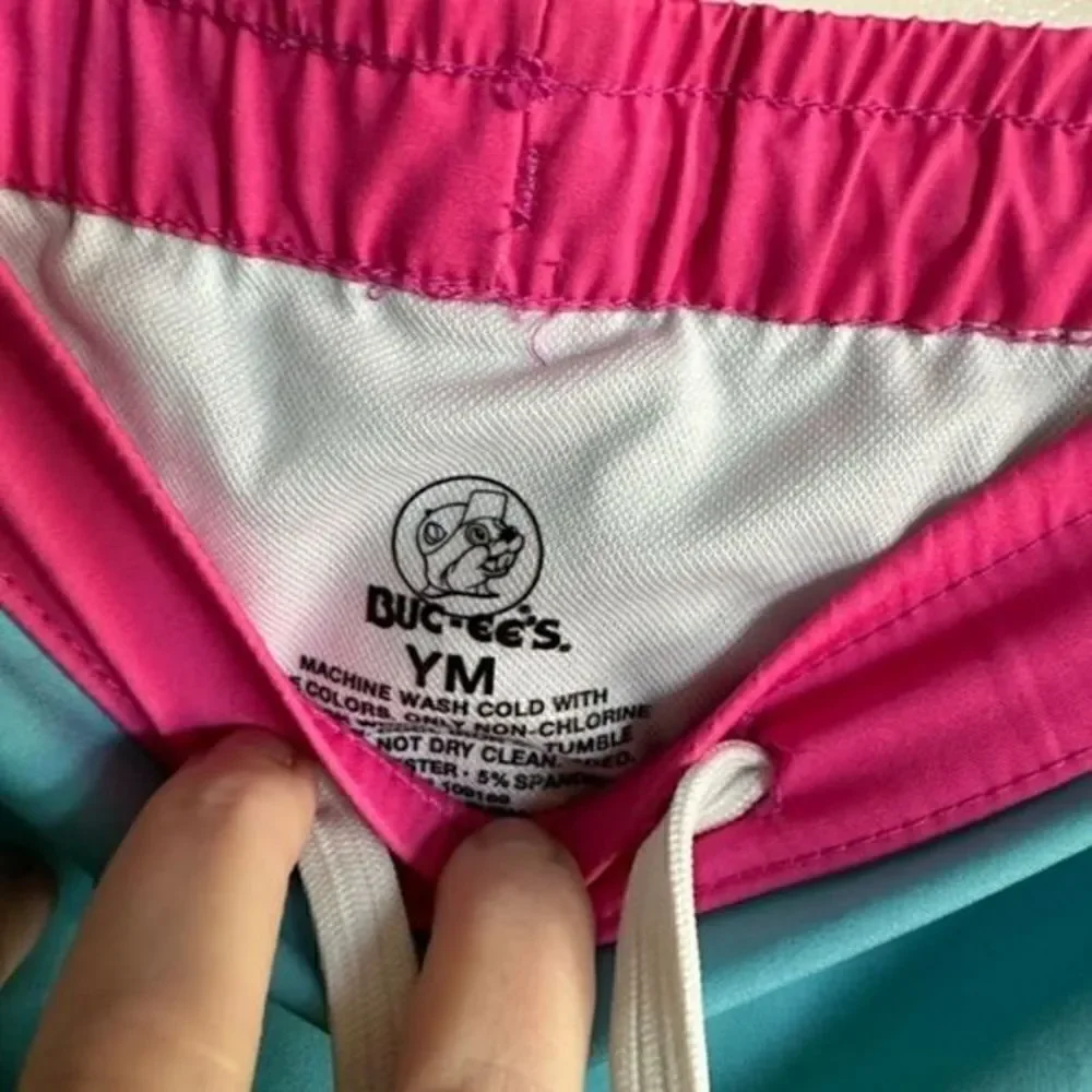 buccee lines swim